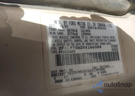 1997 Ford Crown Victoria z USA, uszkodzony, nr VIN 2FALP73W2VX166388